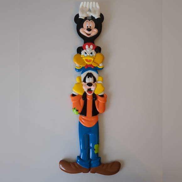 Vintage Walt Disney World Souvenir Back Scratcher Mickey Donald Goofy 15" - Picture 2 of 6